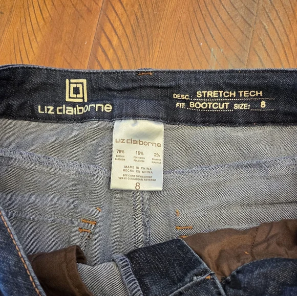 🎈2/$15 Liz Claiborne Stretch Boot Cut Jeans Size 8 - Picture 3 of 4